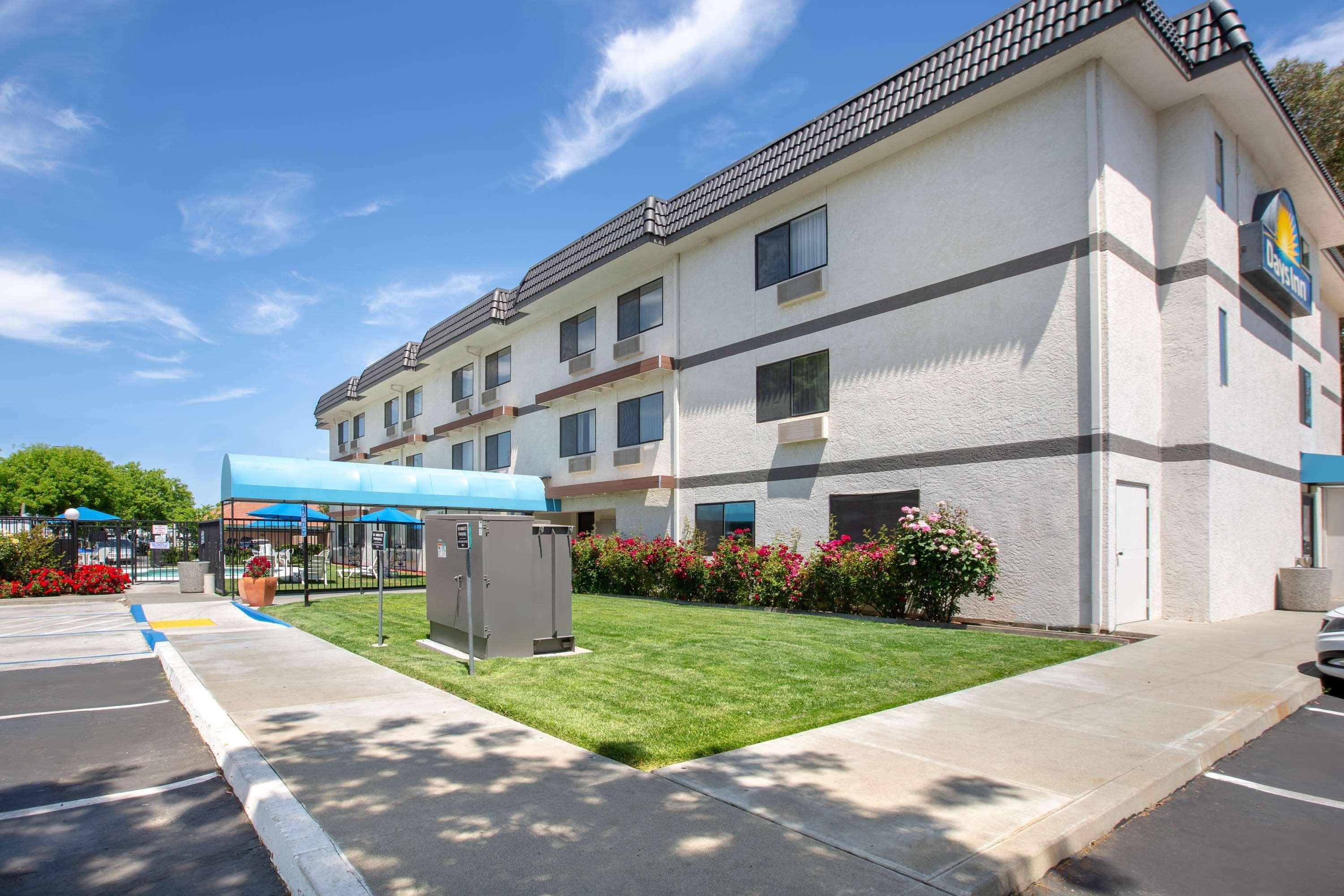 Days Inn By Wyndham Woodland Eksteriør billede