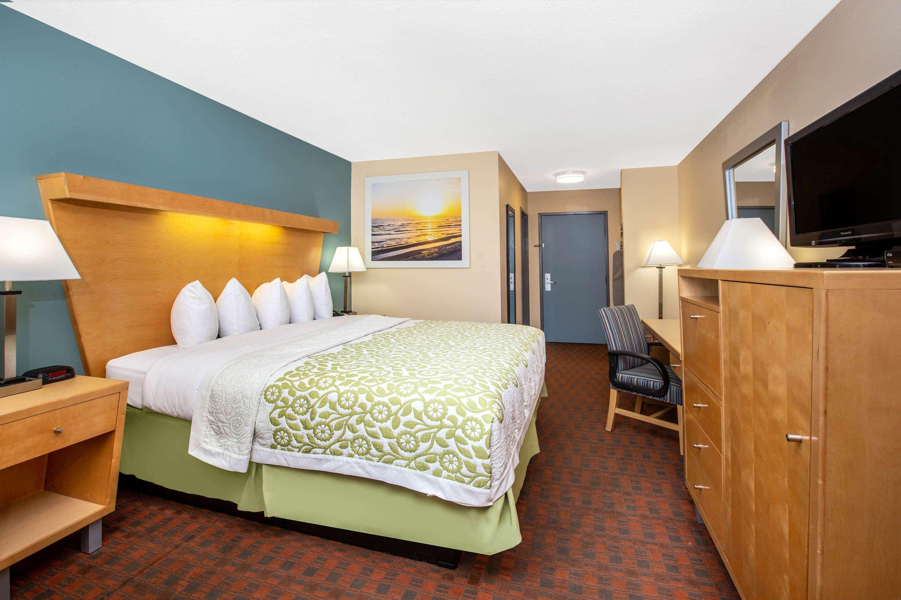 Days Inn By Wyndham Woodland Eksteriør billede