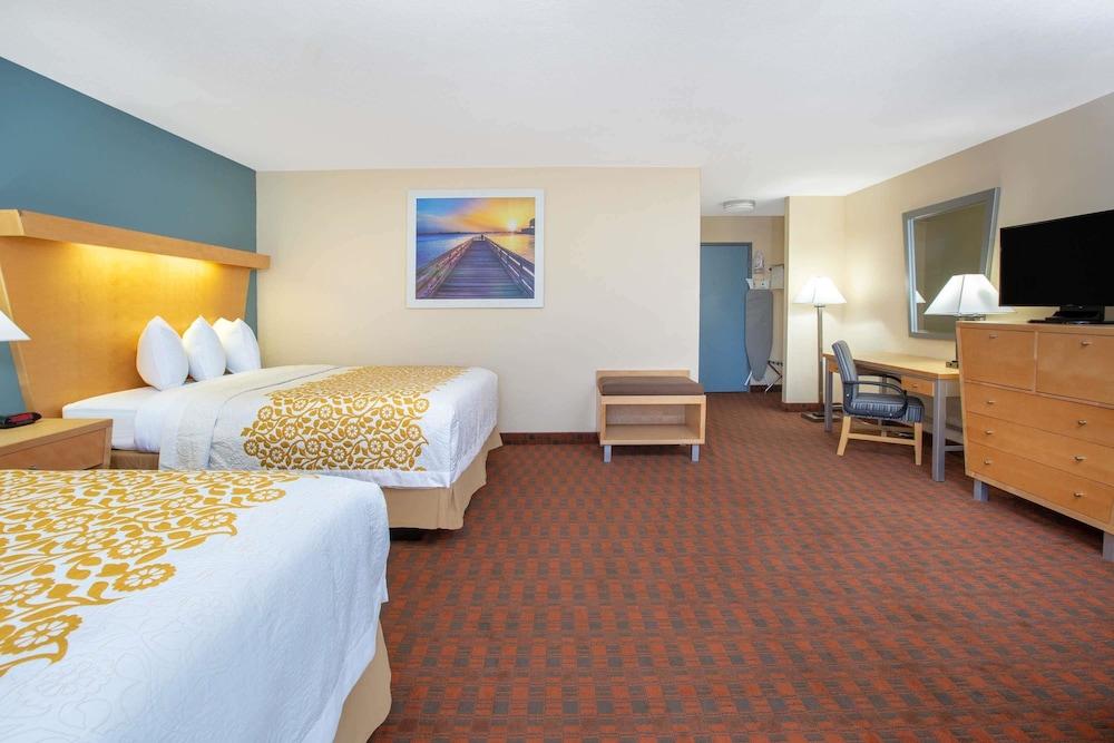 Days Inn By Wyndham Woodland Eksteriør billede